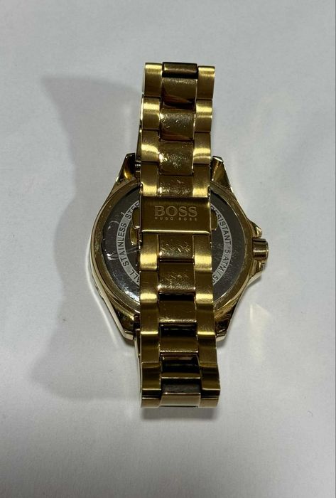 Продавам Часовник  Hugo Boss