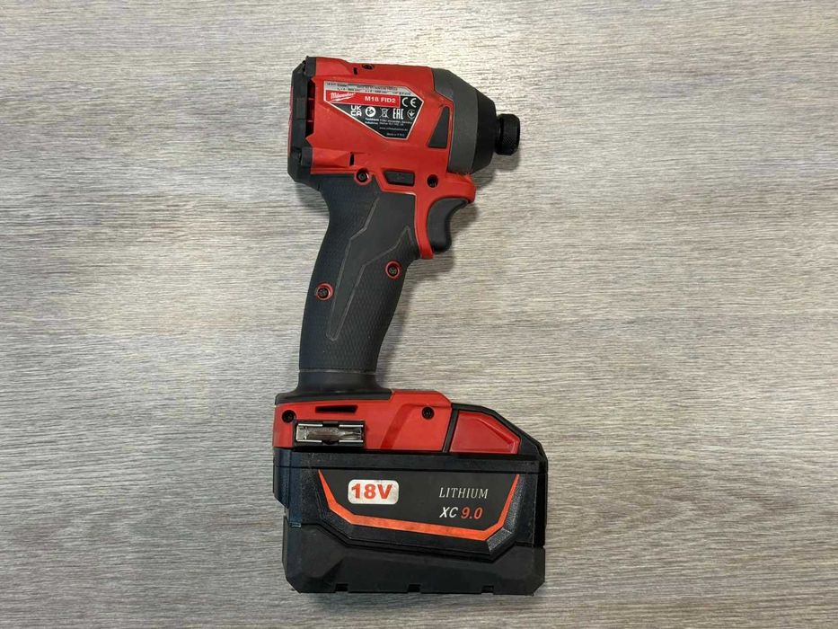 Комплект акумулаторни инструменти Milwaukee M18 FPP2A2-502X