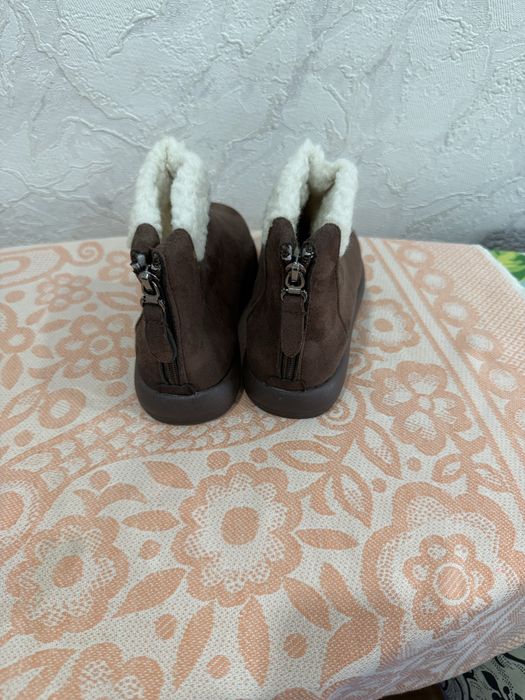 Продам новые угги