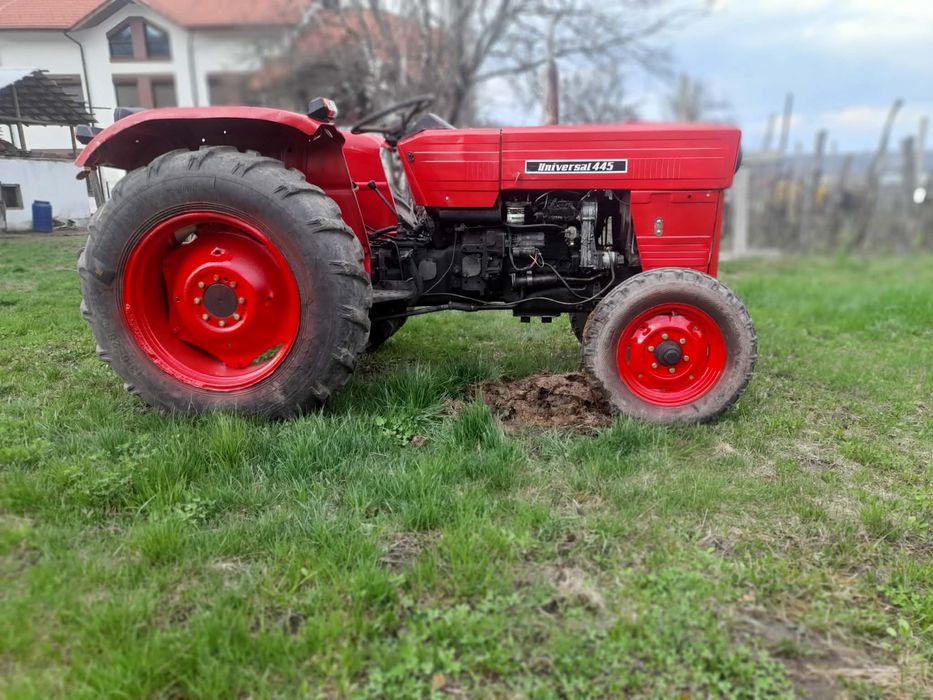 Vând tractor u445