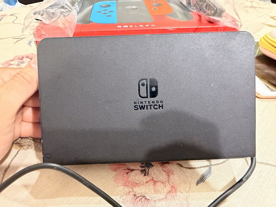 Nintendo Switch OLED (полный комплект + чехол)