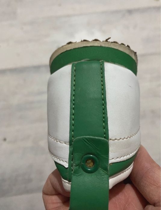 Adidasi sau pantofi sport