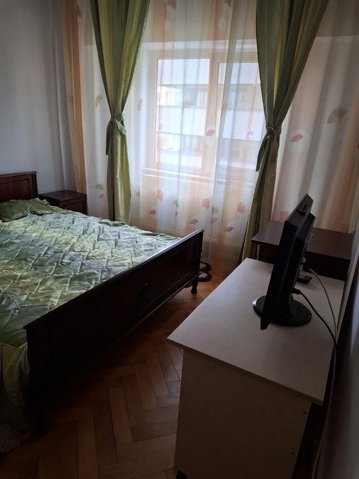 Închiriez apartament cu 2 camere zona Zavoi