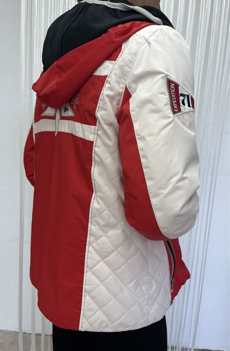 Дамско скиорско яке,стилно и ефектно!