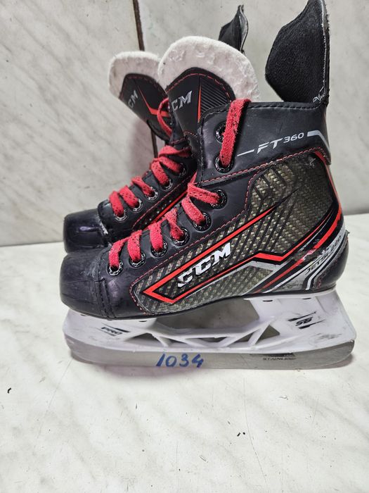 Patine 1034 hochei hockey CCM FT 360 marime 32  ( 20,5 cm)