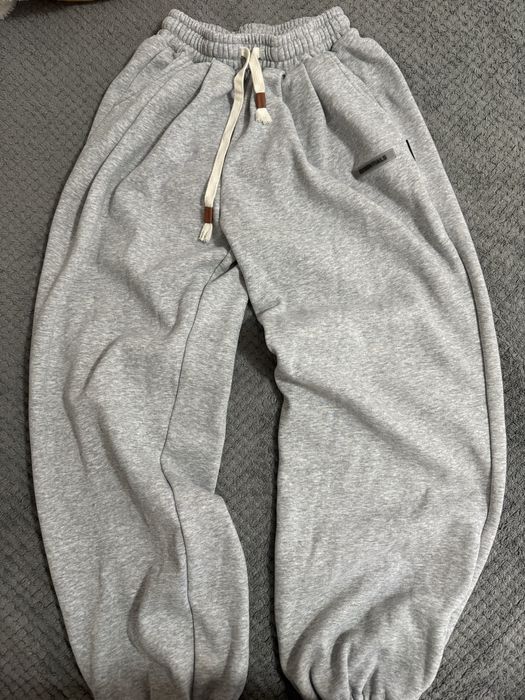 Все штаны за 3к.