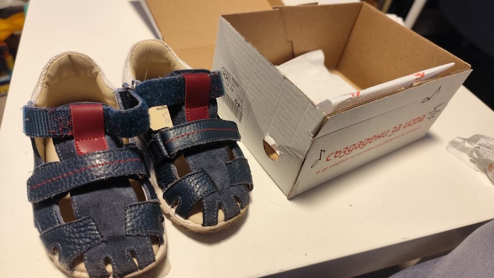 Колев и Колев обувки,, сандали Nike Air Jordan и маратонки New balance