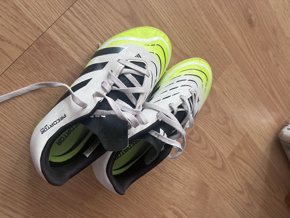 Pantofi fotbal Adidas 34