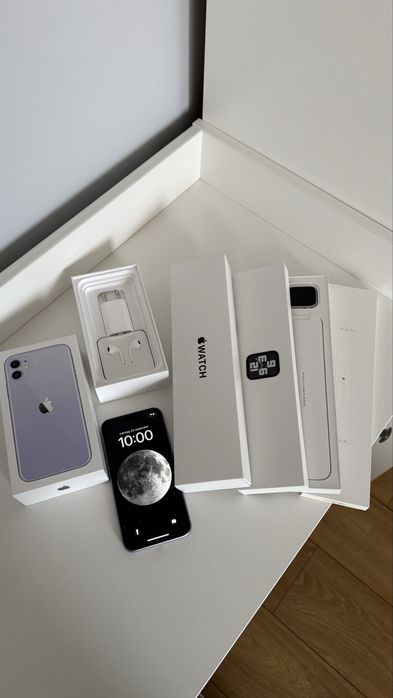 iPhone 11 purple 64GB + Apple Watch SE 40 mm слушалки и зарядно айфон