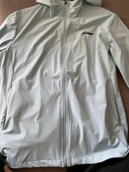 Продам ветровку бренда Lining