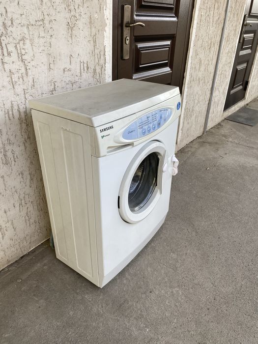 Продам стиральную машину