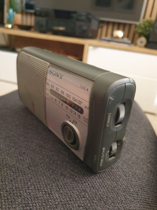 Sony ICF303 radio portabil