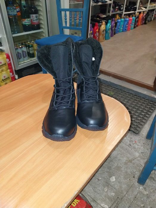 Продавам мъжки обувки