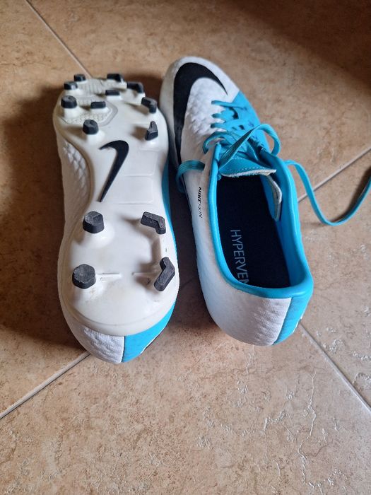 Футболни обувки NIKE  42.5 номер с отстъпка до ДНЕС