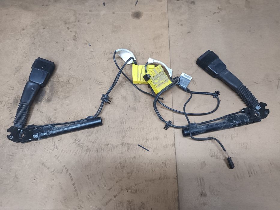 Capsa teaca centura scaun bmw e90 e91