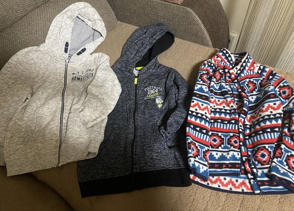 Кофты на замке на мальчика лет 8-9