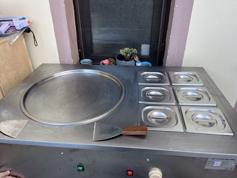 Masina De Inghetata Thailandeza Cu Plita Refrigerata 50x50 Cm