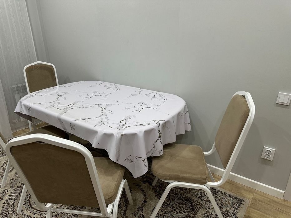 Продам стол. В хорошем состоянии. Торг есть