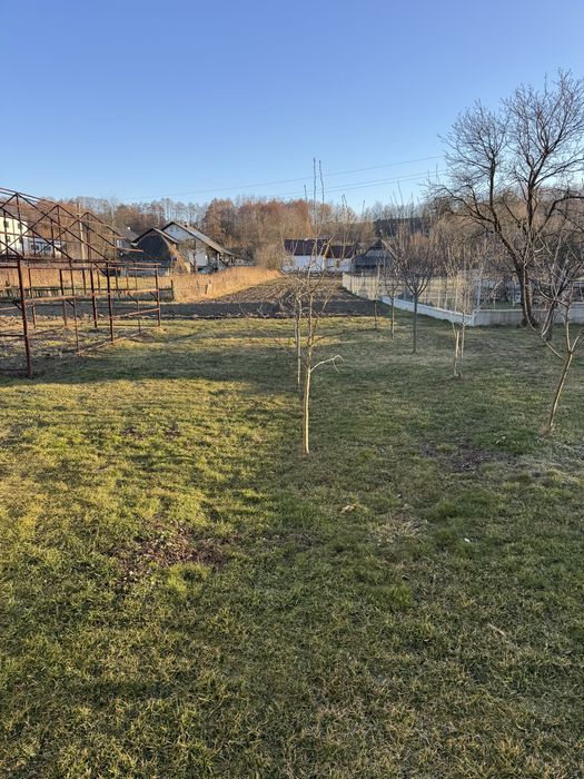 Doua case cu teren 10 ari, Vicovu de Jos