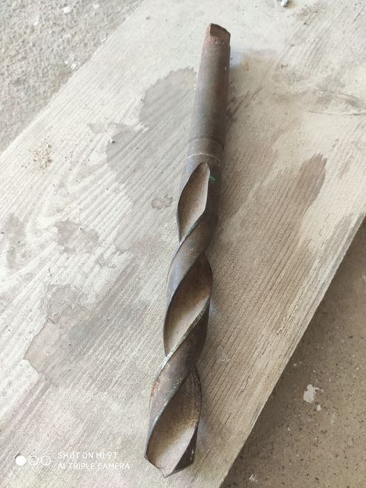 Продам на запчасти перфоратор