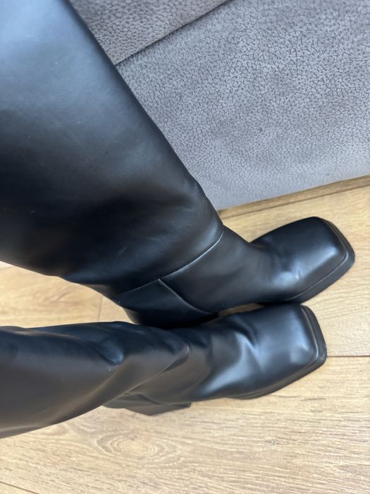 Кожени ботуши на ток