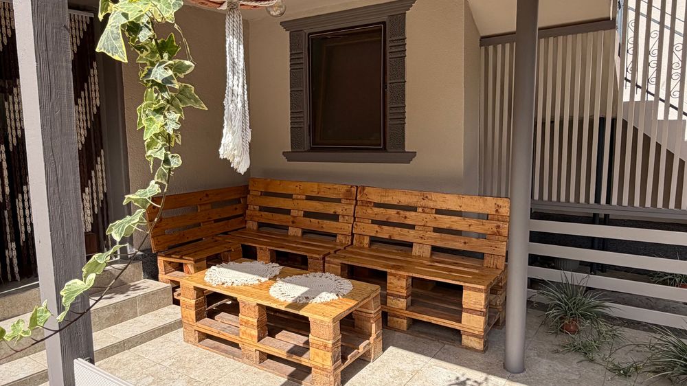 Vand mobilier terasa din paleti