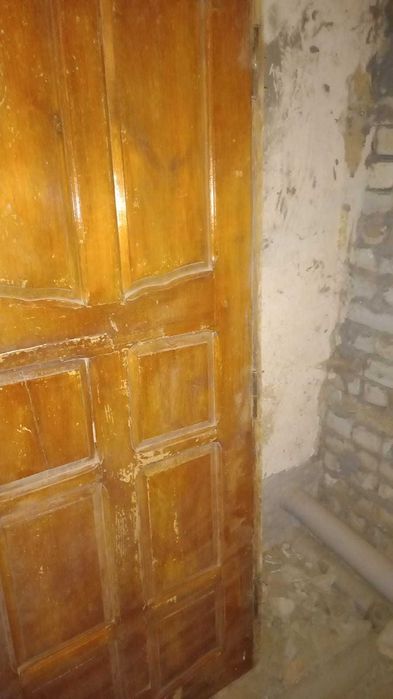 Продам деревянную дверь  СССР