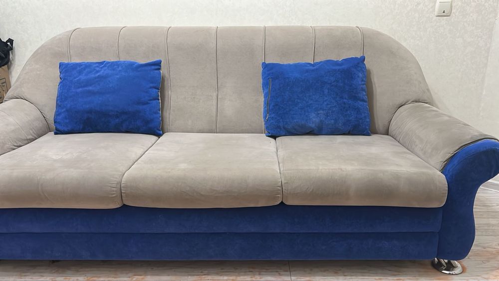 Продаю диван с креслом