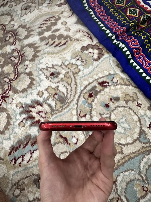 Iphone xr красный