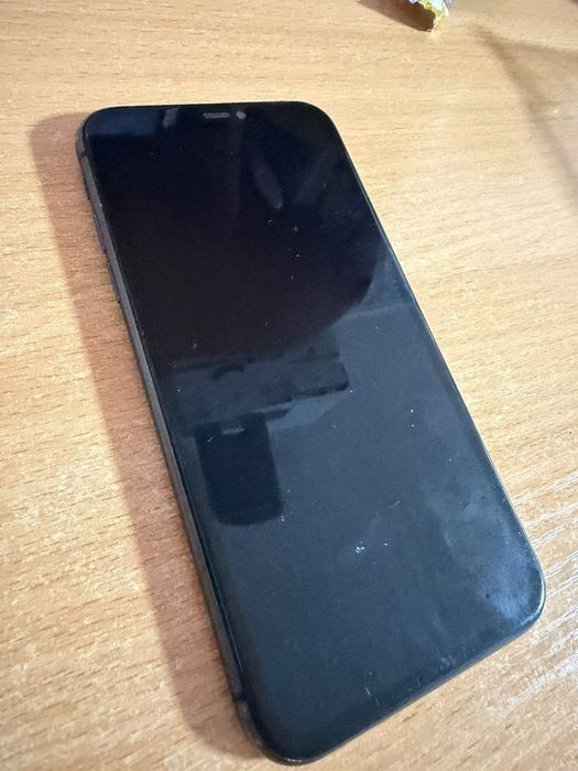 Продам айфон 11 акб 89