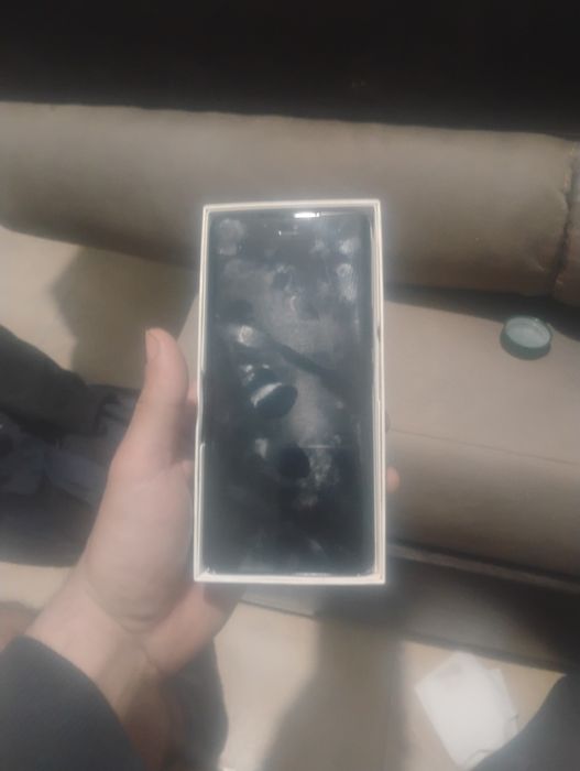 Продавам  honor megik 7 laite nov