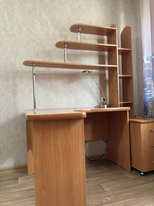 Продам офисный стол Самовызов