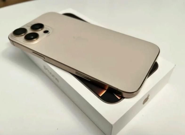 Iphone 16 про макс , 256ГБ . Ёмкость 99%. Почти новый