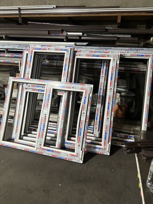 Пластик терезе есик