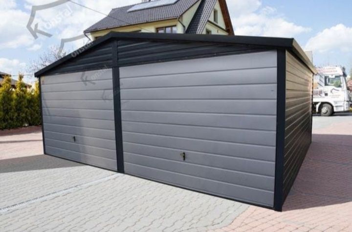 Garaje auto pe structura metalica învelite cu panouri Sandwich