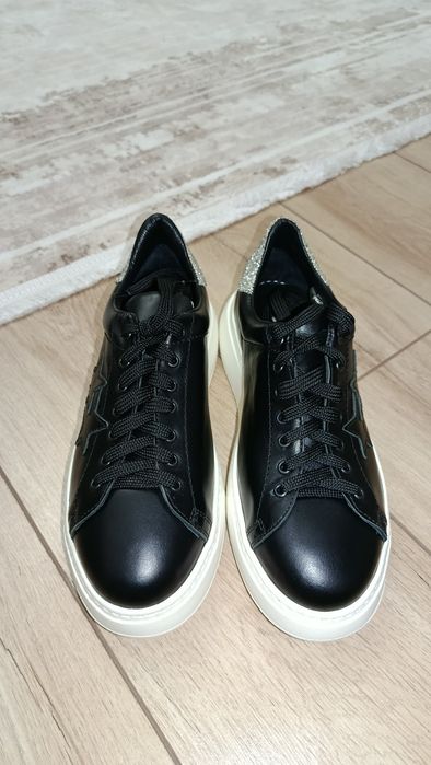 Продам новые кеды