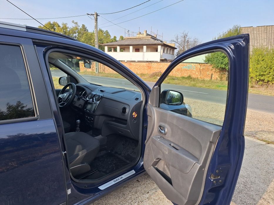 Vând Dacia Lodgy