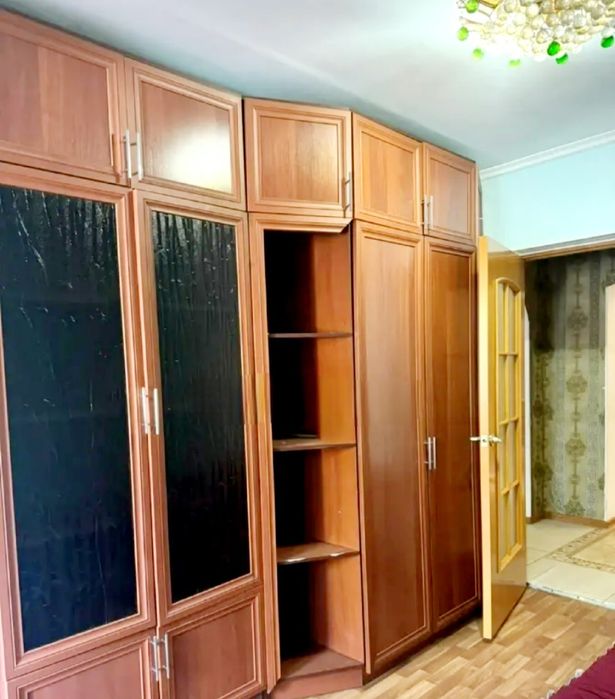 продам 4-х ком. 90кв. центр 2-этаж