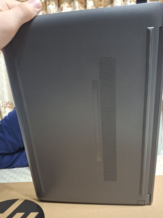 Ноутбук сотилади!