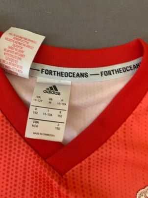 Продавам тениска на Real Madrid