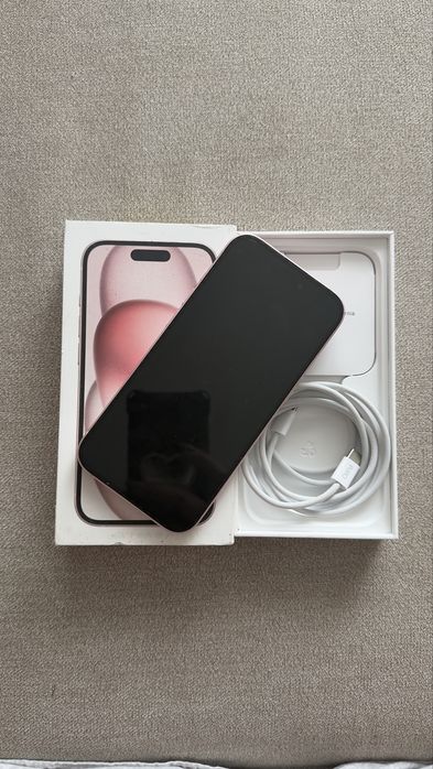 iPhone 15 в отличном состоянии