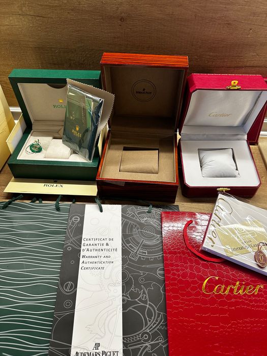 Диамантени часовници Cartier , Rolex , AP iced out