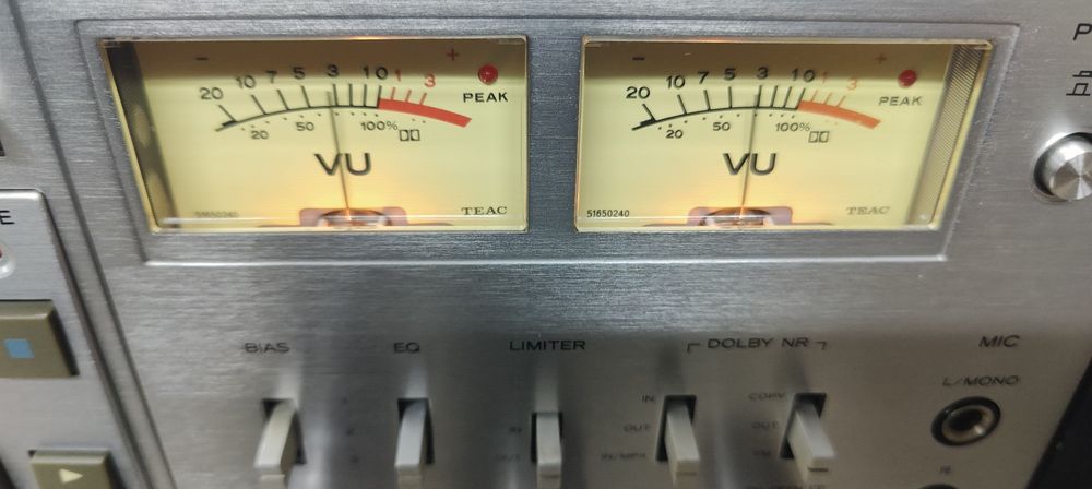 Deck Teac A-650 perfect estetic și tehnic