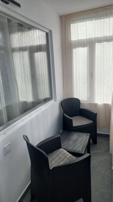 Apartament 2 camere, balcon la etajul 1 de inchiriat