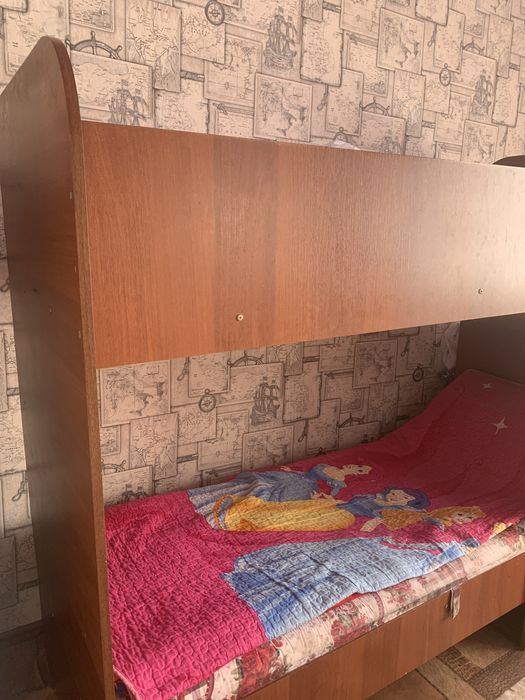 Двухъярусный кровать