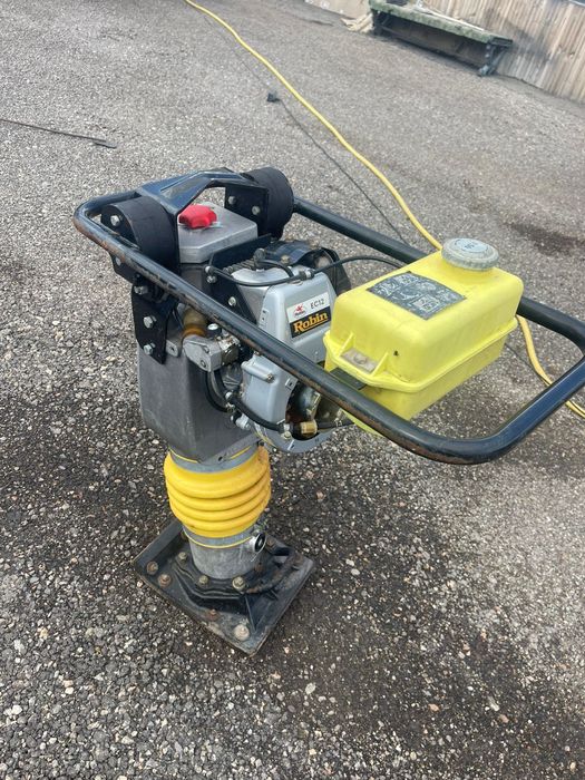 Трамбовки Robin 12D для грунта и тд