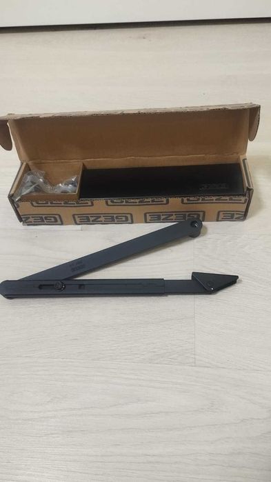 Дверной доводчик. GEZE.