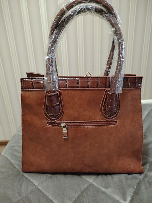 Продаю женскую сумку