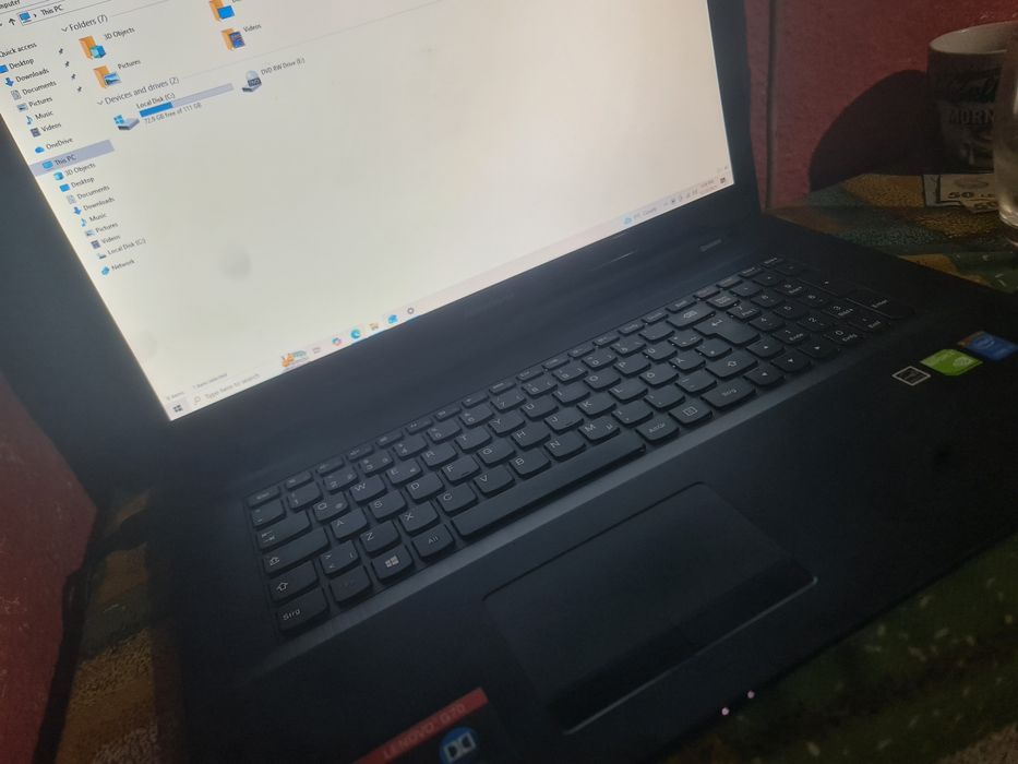 Laptop    Lenovo