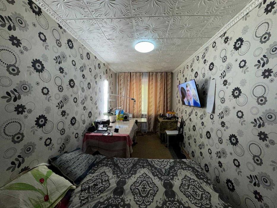 S Продам 2-х ком по Республике ( 1 мкр) , 1/5 этаж, неугловая - Widok 3